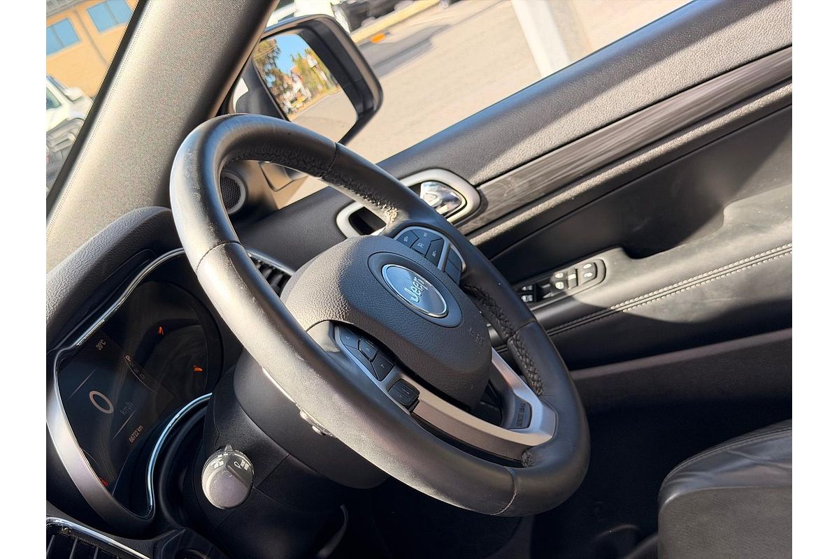 2019 Jeep Grand Cherokee Night Eagle WK