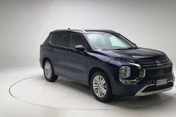 2023 Mitsubishi Outlander LS ZM thumb-1