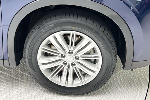 2023 Mitsubishi Outlander LS ZM thumb-9