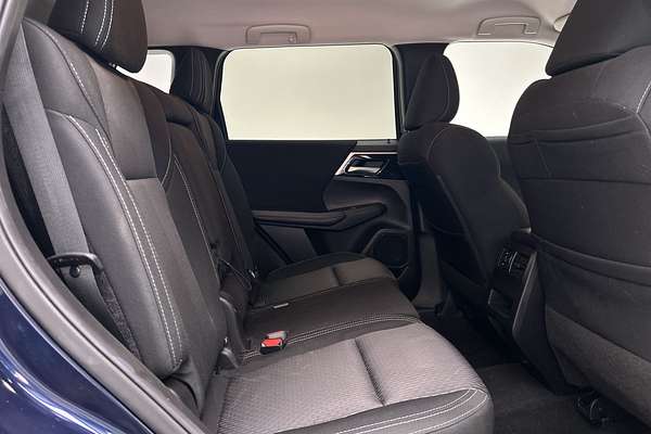 2023 Mitsubishi Outlander LS ZM thumb-11