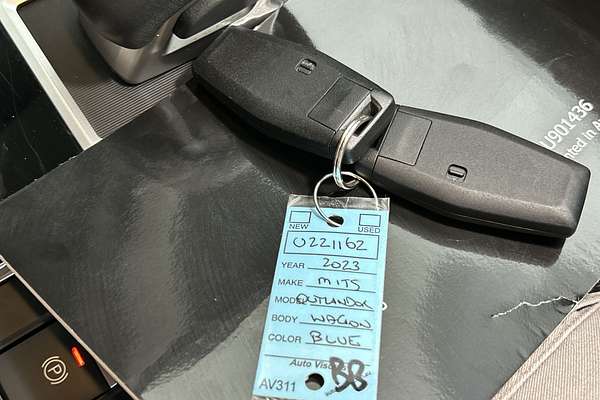 2023 Mitsubishi Outlander LS ZM thumb-22