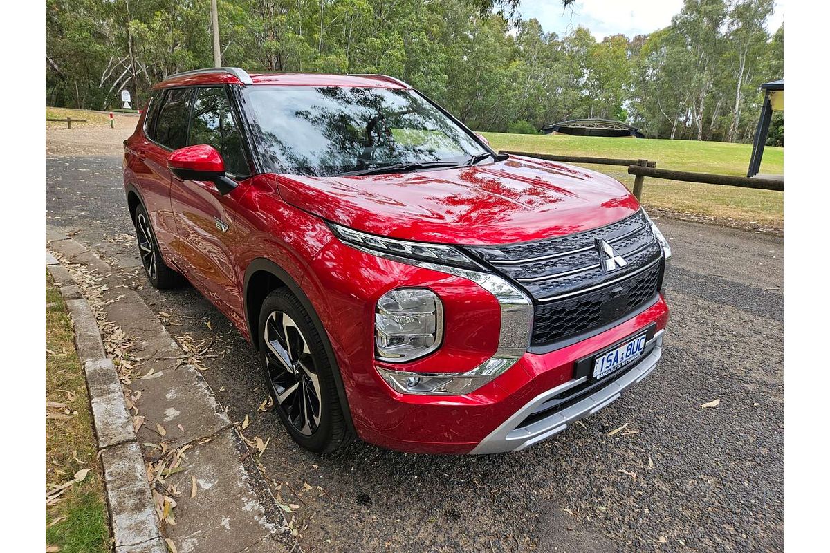 2025 Mitsubishi Outlander PHEV Exceed ZM
