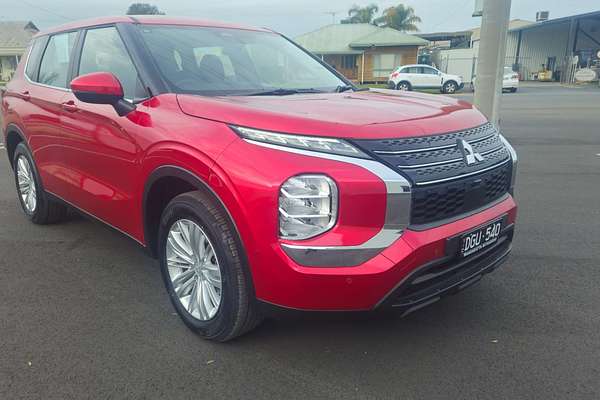 2025 Mitsubishi Outlander ES ZM