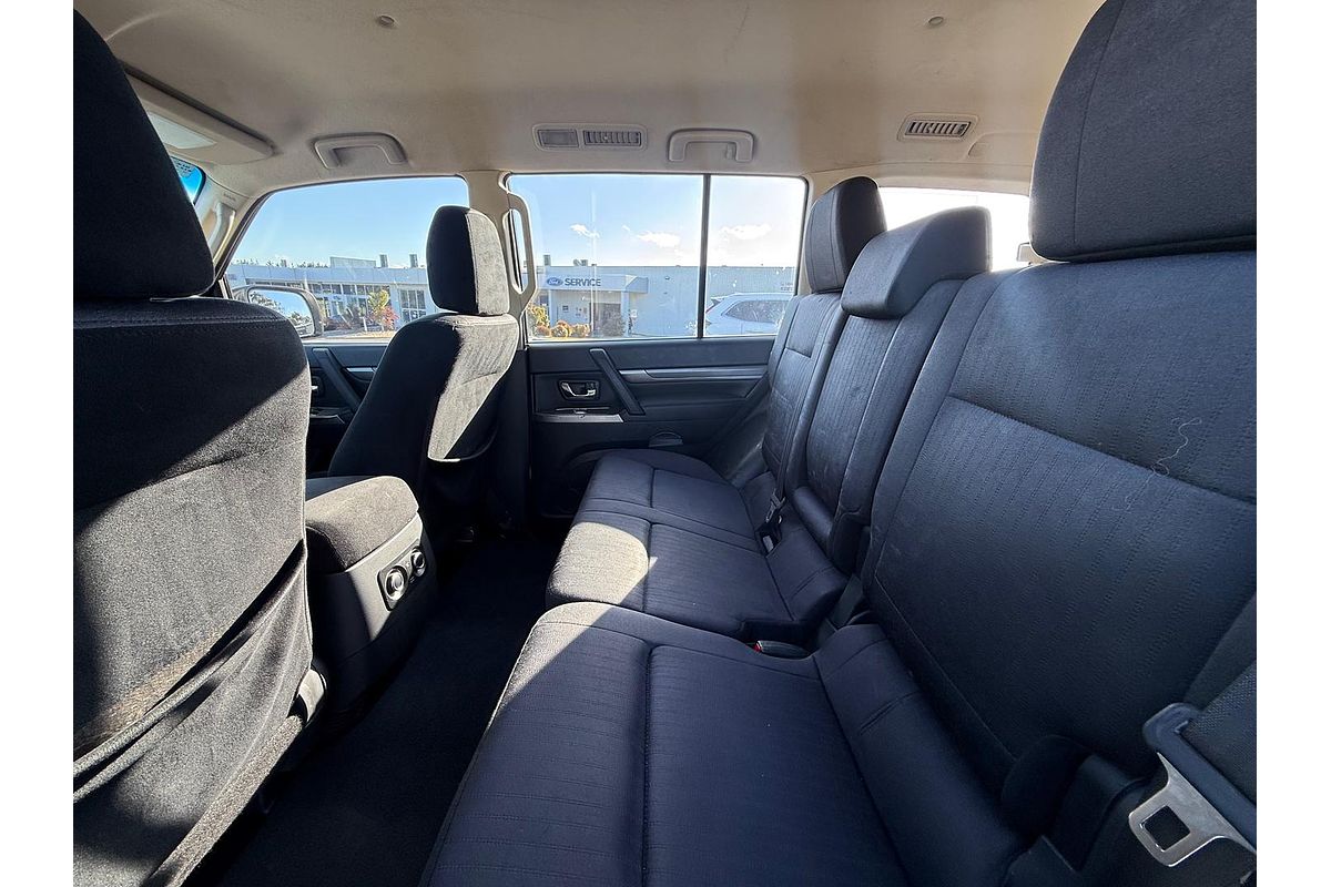 2019 Mitsubishi Pajero GLX NX