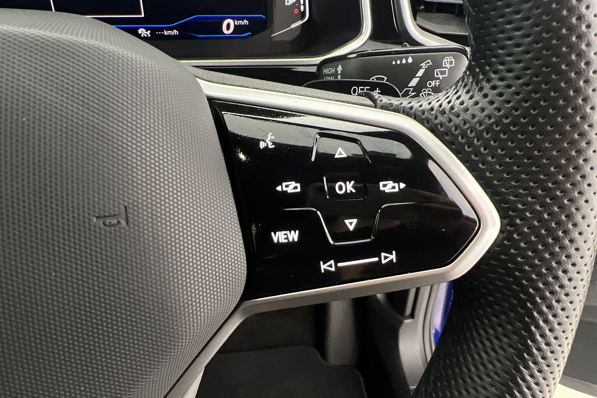 2022 Volkswagen T-Roc 140TSI R-Line D11