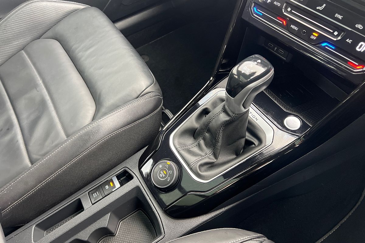 2022 Volkswagen T-Roc 140TSI R-Line D11