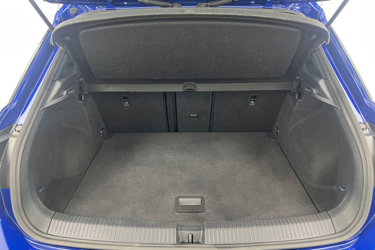 2022 Volkswagen T-Roc 140TSI R-Line D11