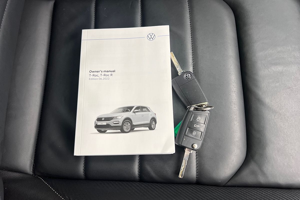 2022 Volkswagen T-Roc 140TSI R-Line D11