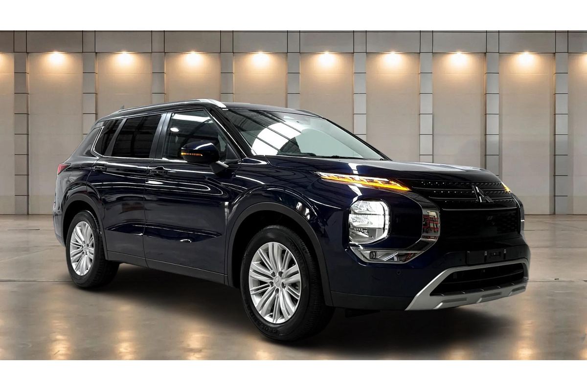 2023 Mitsubishi Outlander LS ZM