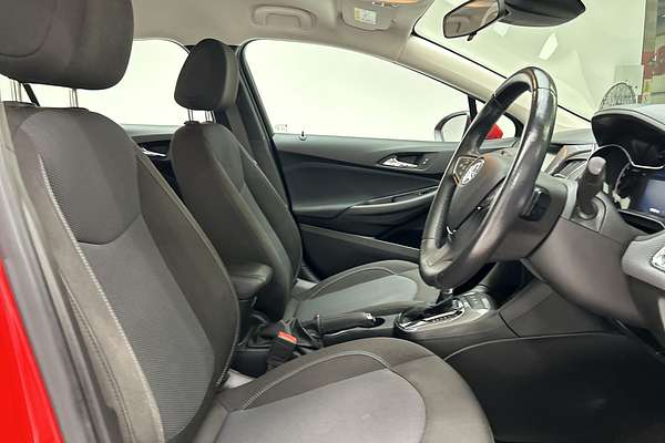 2017 Holden Astra LT BL thumb-12