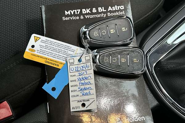 2017 Holden Astra LT BL thumb-22