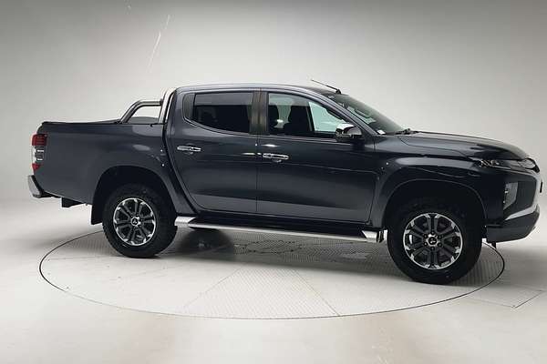 2019 Mitsubishi Triton GLS MR 4X4 thumb-3