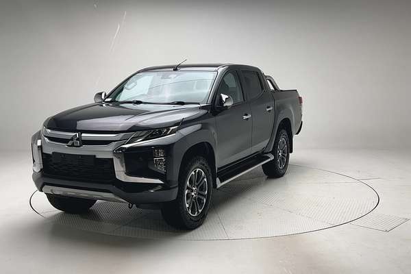 2019 Mitsubishi Triton GLS MR 4X4 thumb-5