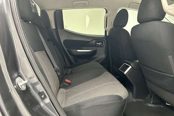 2019 Mitsubishi Triton GLS MR 4X4 thumb-11