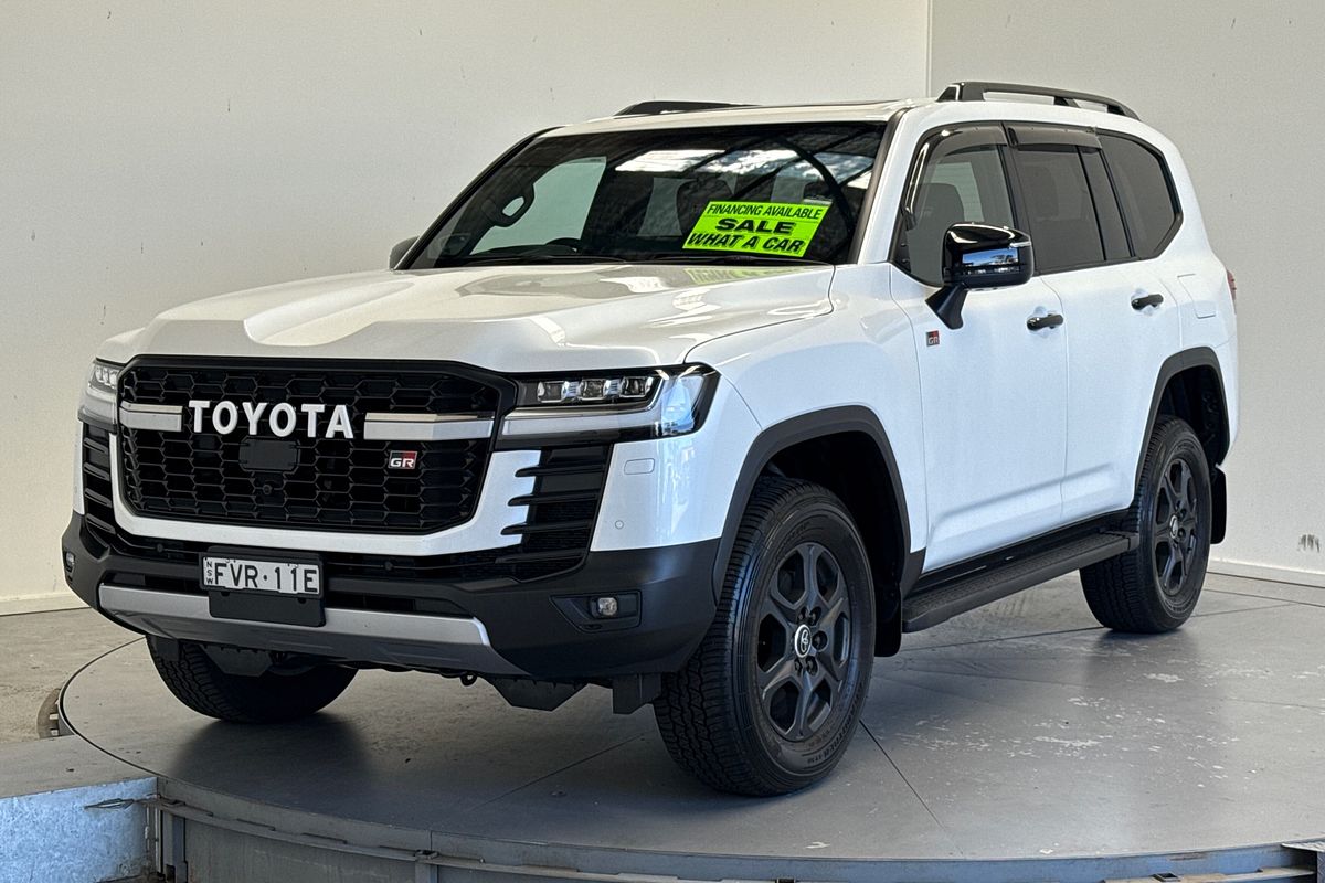 2025 Toyota Landcruiser GR Sport FJA300R
