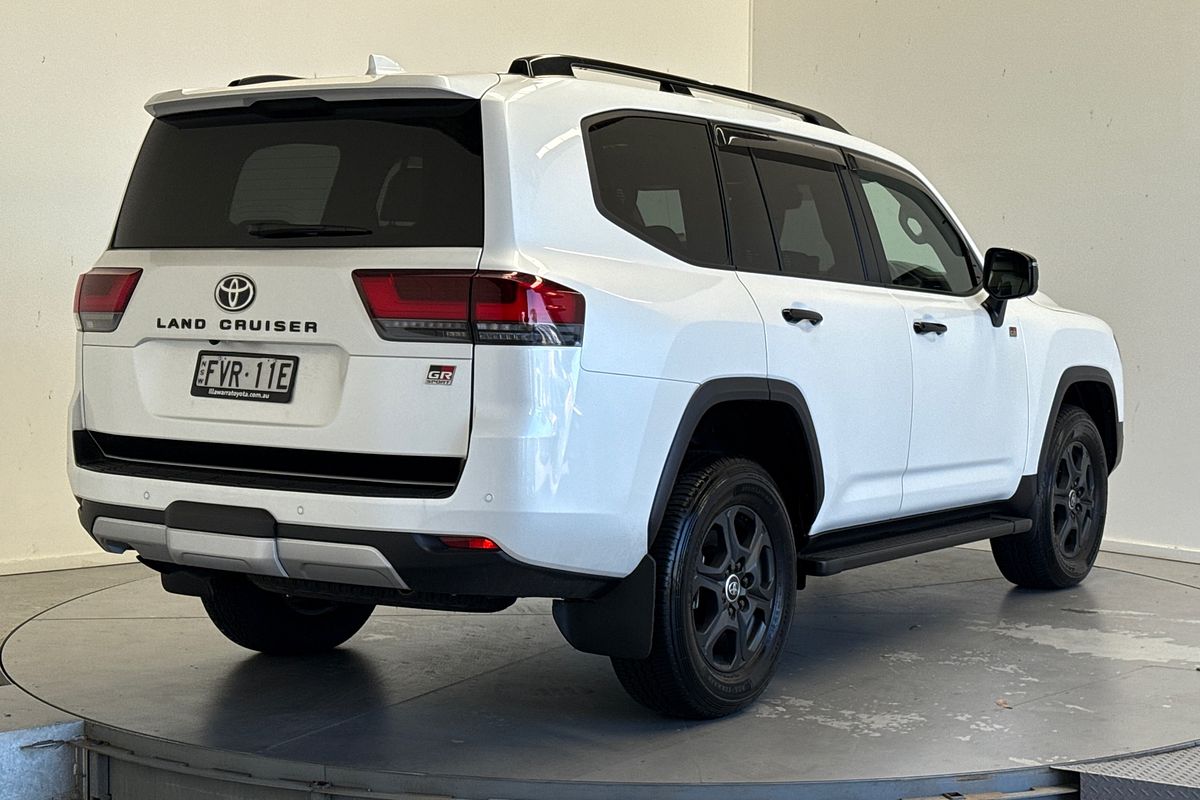 2025 Toyota Landcruiser GR Sport FJA300R