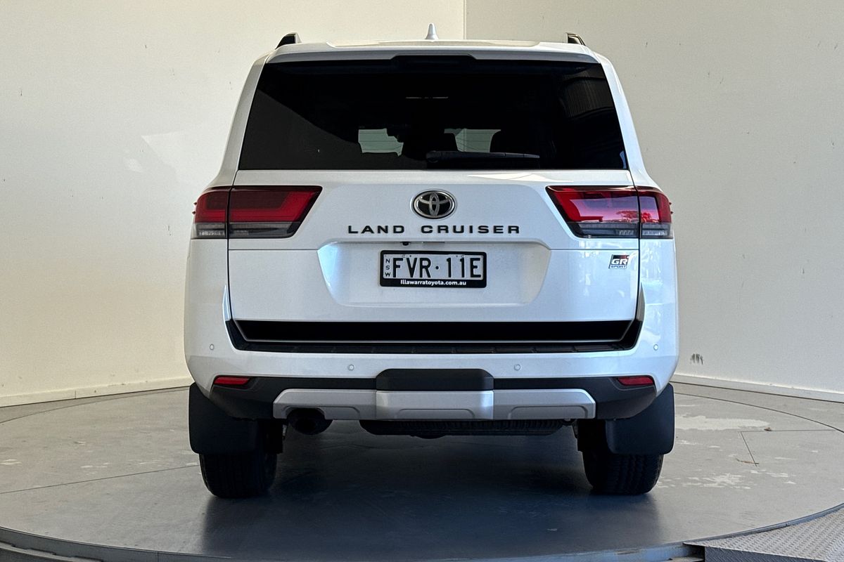 2025 Toyota Landcruiser GR Sport FJA300R