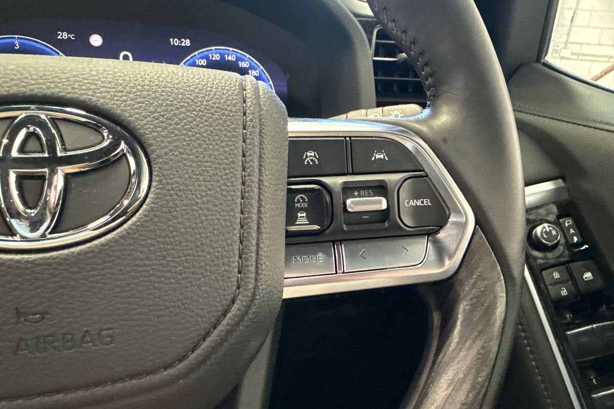 2025 Toyota Landcruiser GR Sport FJA300R