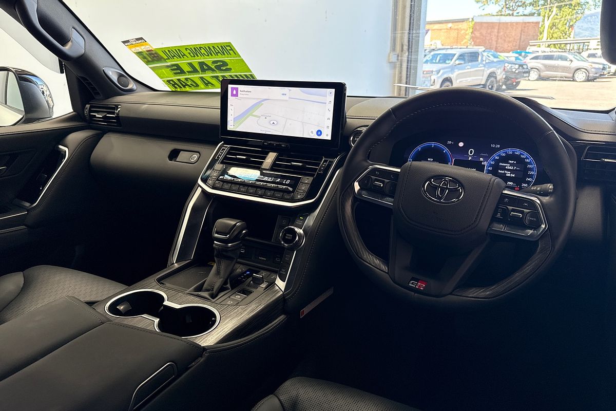 2025 Toyota Landcruiser GR Sport FJA300R