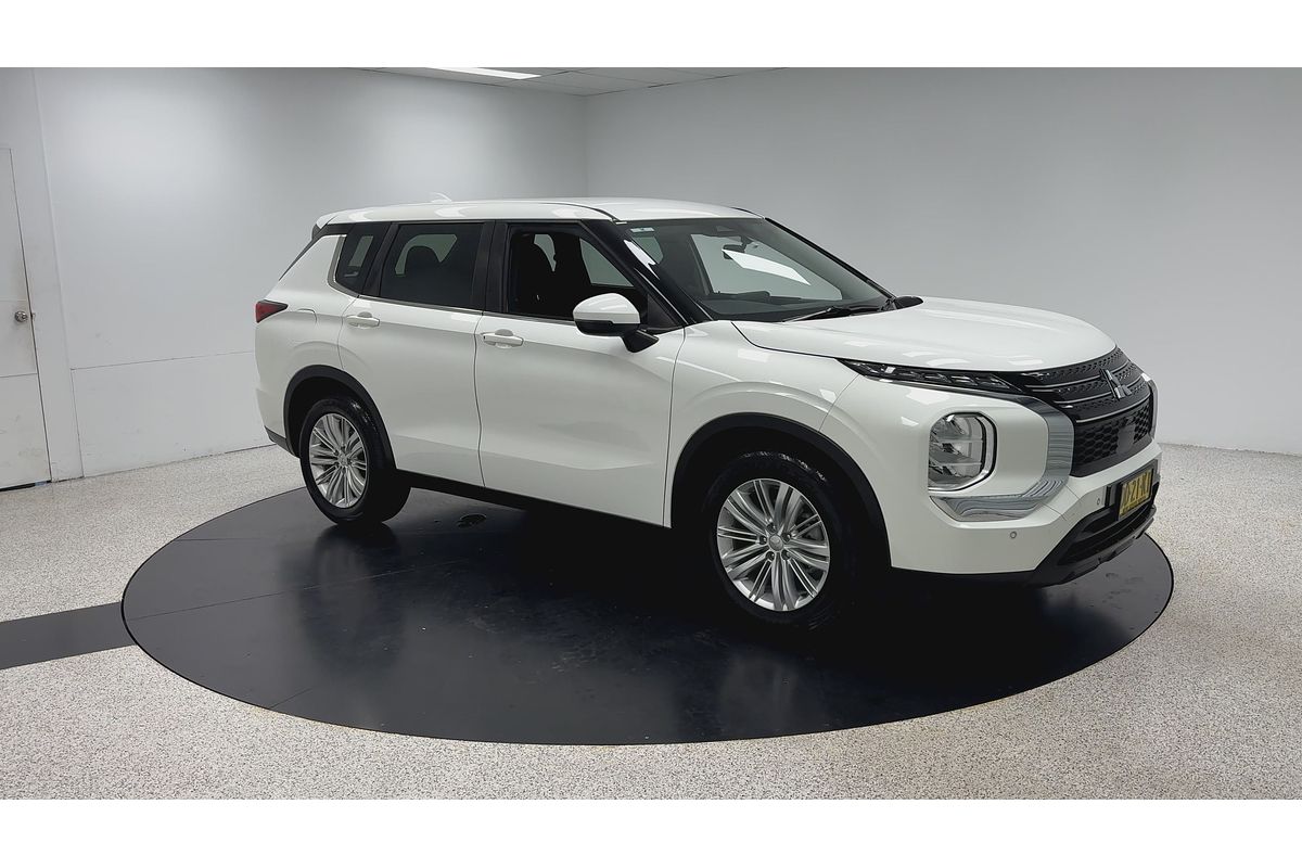 2022 Mitsubishi Outlander ES ZM