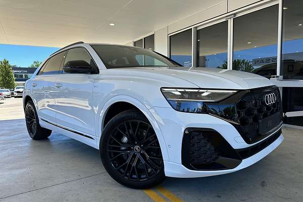2025 Audi Q8 50 TDI S line F1