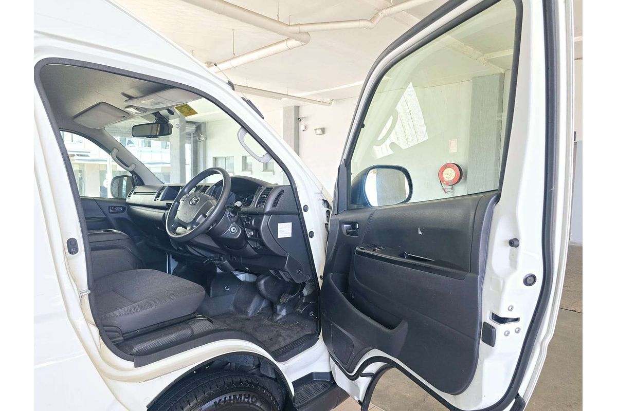 HIACE KDH223R MY16 COMMUTER (12 SEATS) 3.0L DT4 DIESEL TURBO F/INJ 4 SP AUTOMATIC BUS 