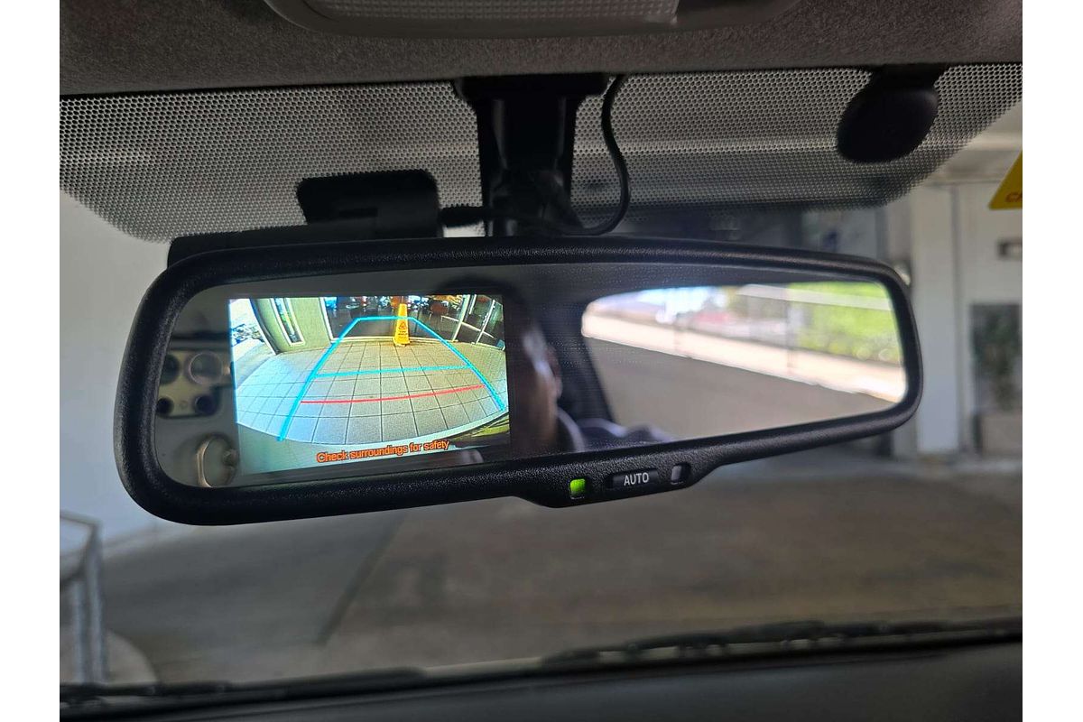 HIACE KDH223R MY16 COMMUTER (12 SEATS) 3.0L DT4 DIESEL TURBO F/INJ 4 SP AUTOMATIC BUS 