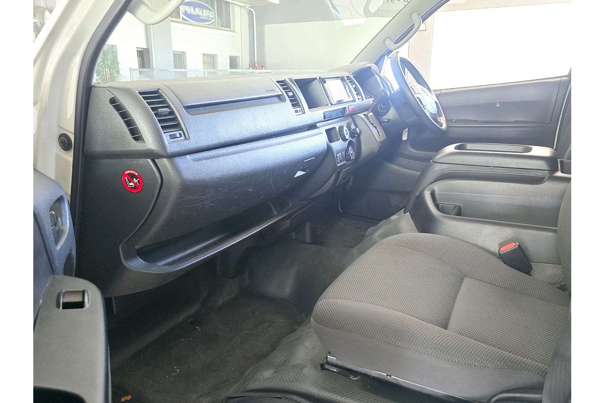 HIACE KDH223R MY16 COMMUTER (12 SEATS) 3.0L DT4 DIESEL TURBO F/INJ 4 SP AUTOMATIC BUS 