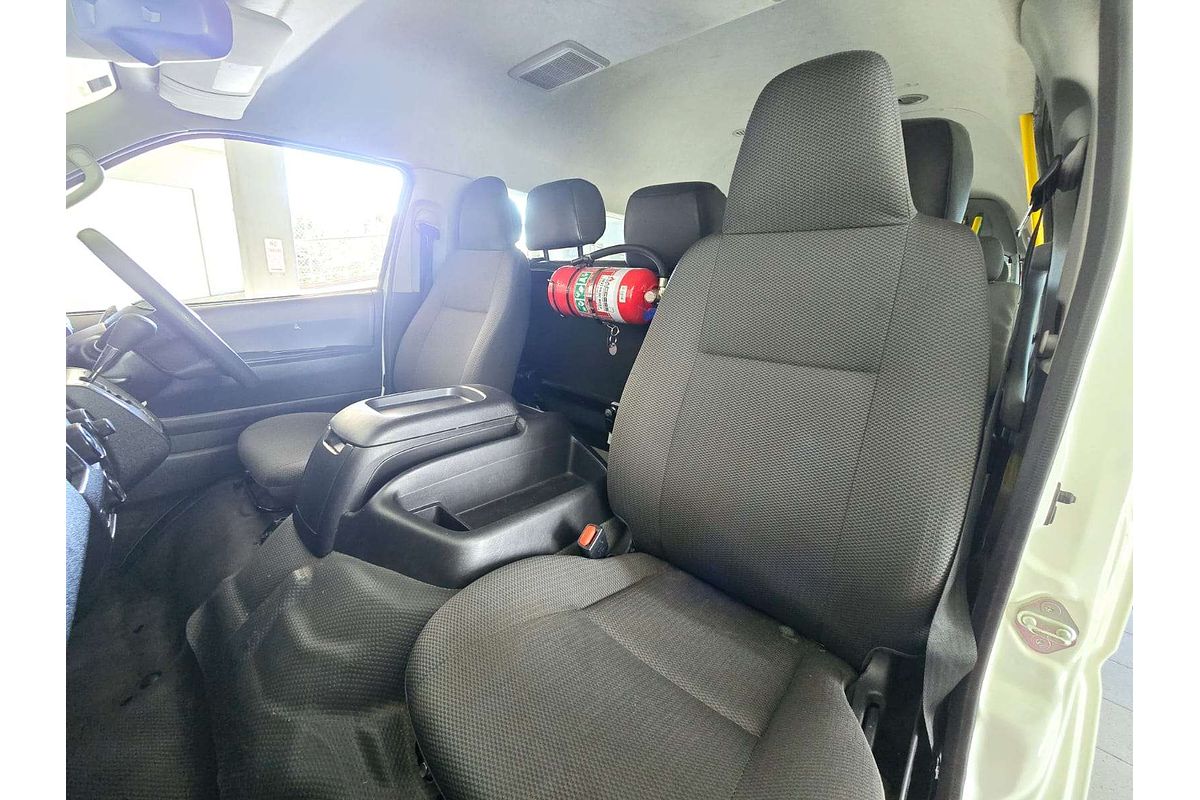 HIACE KDH223R MY16 COMMUTER (12 SEATS) 3.0L DT4 DIESEL TURBO F/INJ 4 SP AUTOMATIC BUS 