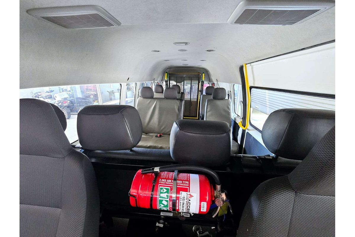 HIACE KDH223R MY16 COMMUTER (12 SEATS) 3.0L DT4 DIESEL TURBO F/INJ 4 SP AUTOMATIC BUS 