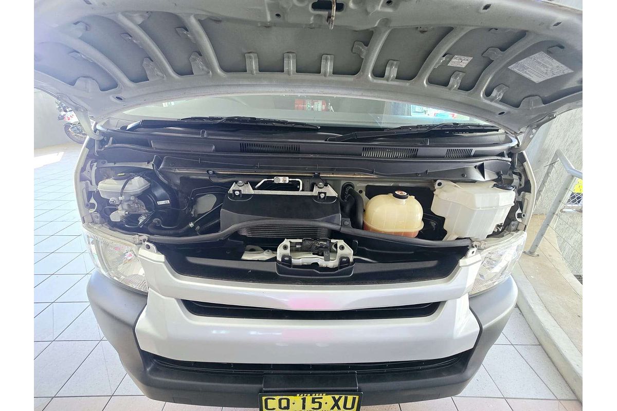 HIACE KDH223R MY16 COMMUTER (12 SEATS) 3.0L DT4 DIESEL TURBO F/INJ 4 SP AUTOMATIC BUS 