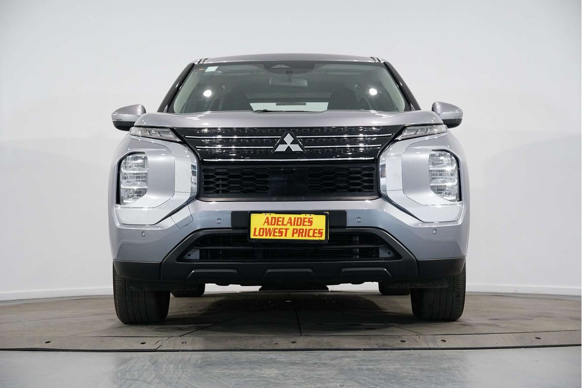 2023 Mitsubishi Outlander ES ZM