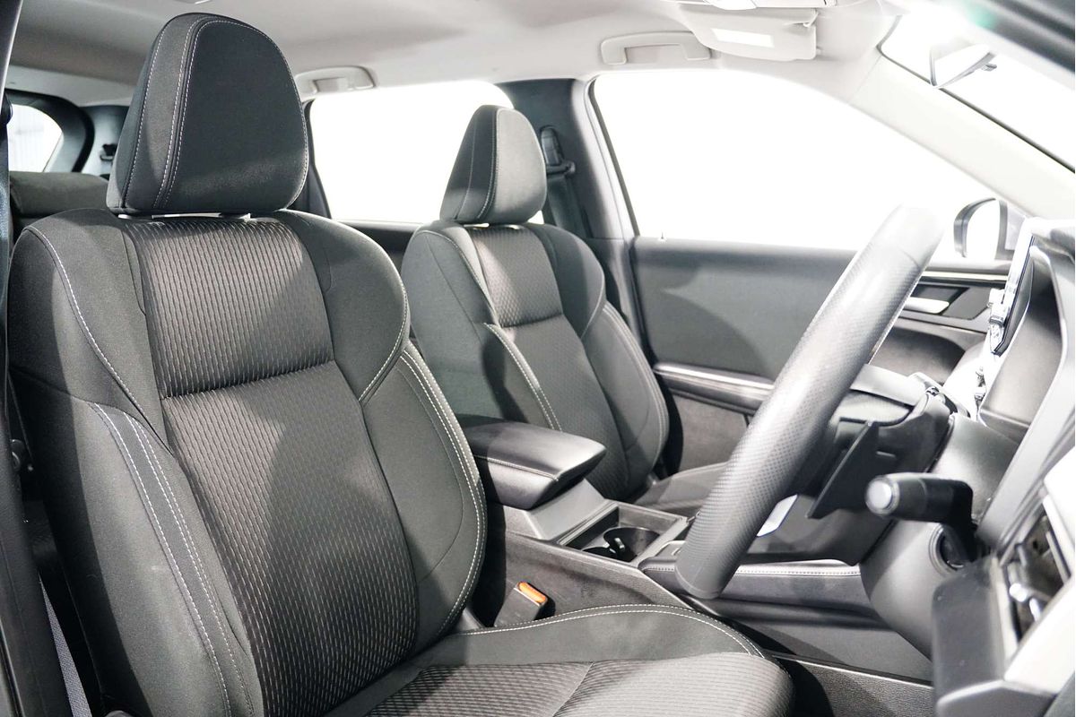 2023 Mitsubishi Outlander ES ZM