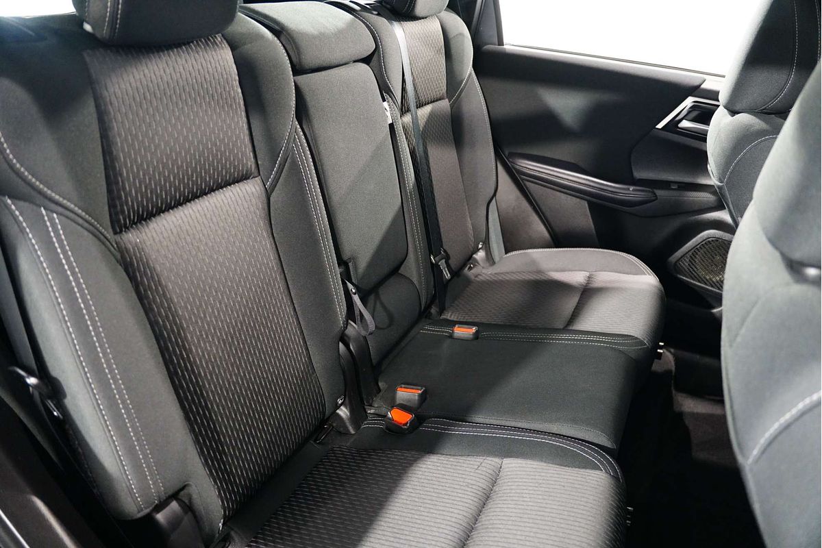 2023 Mitsubishi Outlander ES ZM