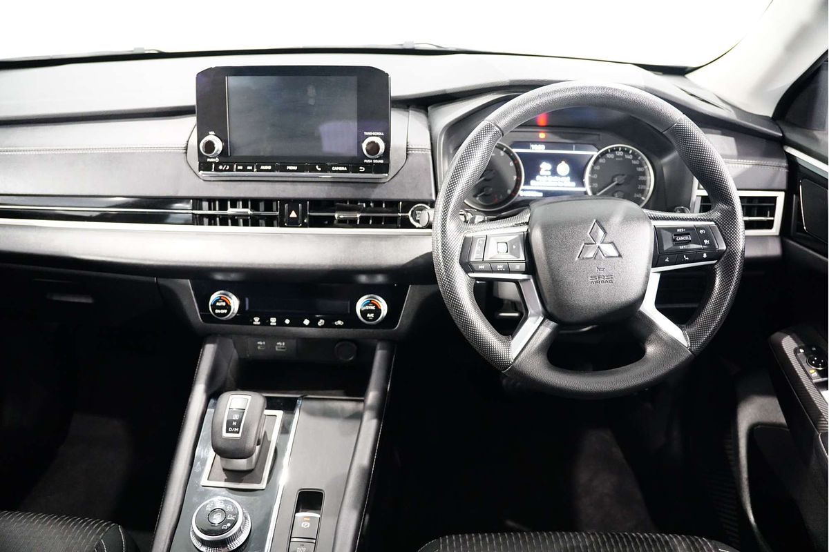 2023 Mitsubishi Outlander ES ZM