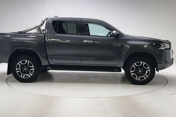 2022 Toyota Hilux SR5 GUN126R 4X4 thumb-8