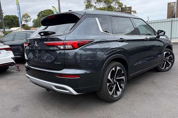 2024 Mitsubishi Outlander Exceed ZM thumb-1