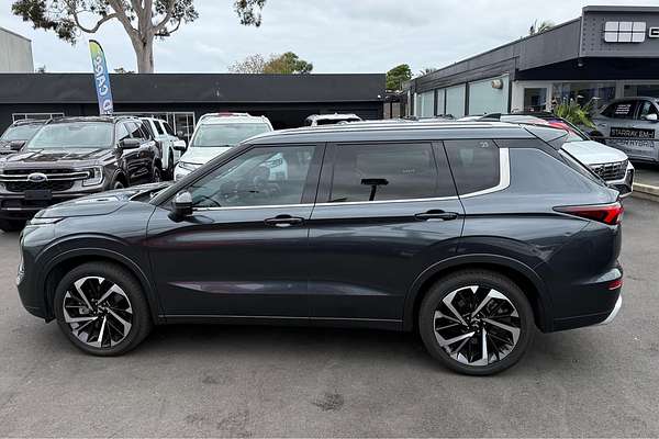 2024 Mitsubishi Outlander Exceed ZM thumb-3