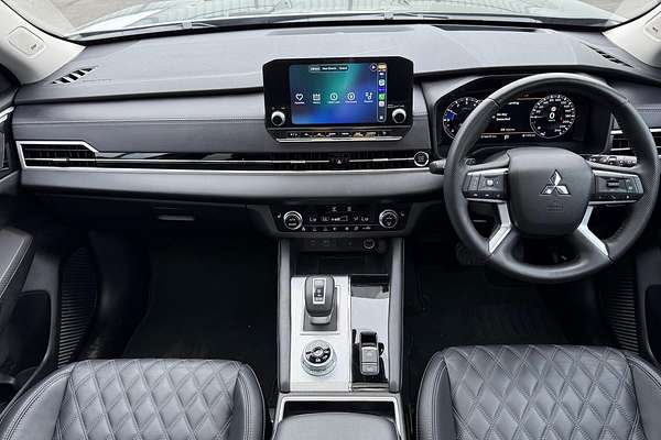 2024 Mitsubishi Outlander Exceed ZM thumb-12