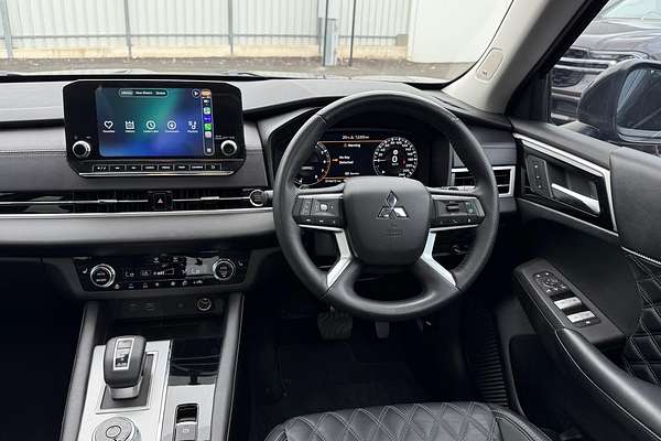 2024 Mitsubishi Outlander Exceed ZM thumb-15