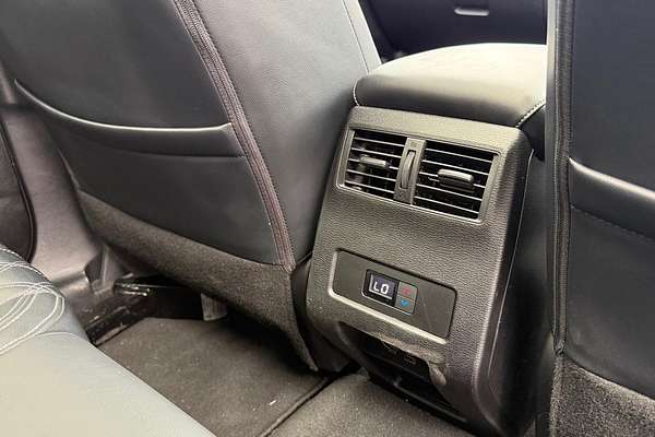 2024 Mitsubishi Outlander Exceed ZM thumb-16