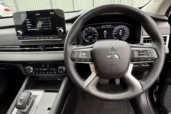 2024 Mitsubishi Outlander Exceed ZM thumb-24
