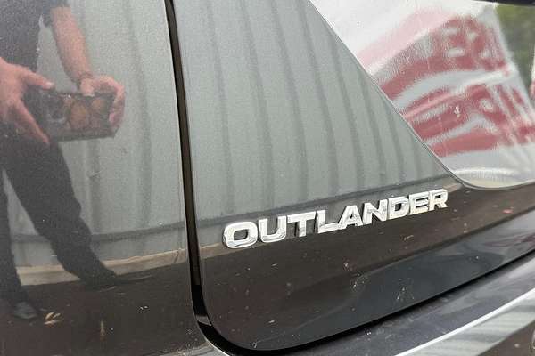 2024 Mitsubishi Outlander Exceed ZM thumb-39