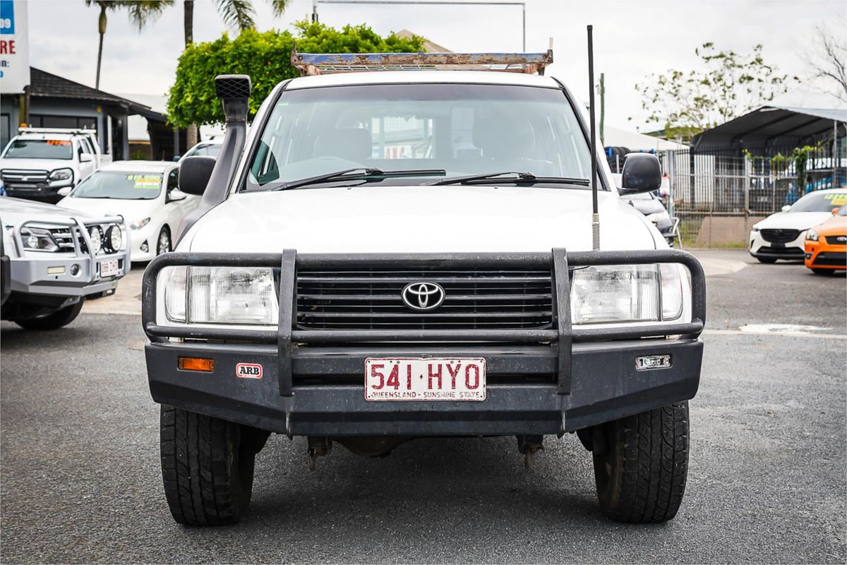 2000 Toyota Landcruiser Standard HZJ105R