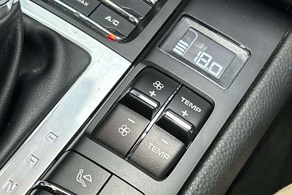 2021 Porsche Macan 95B thumb-16