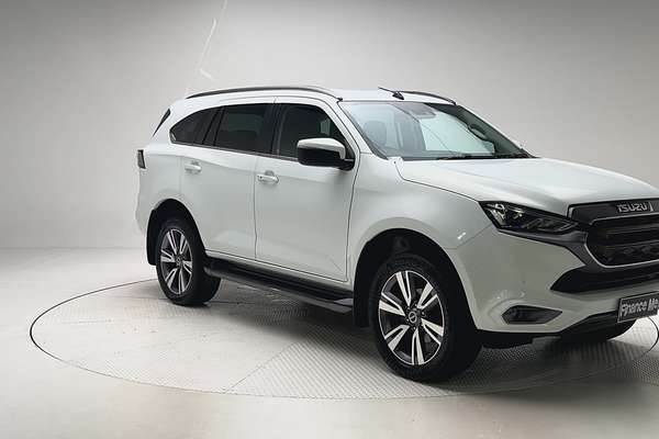 2022 Isuzu MU-X LS-T thumb-1