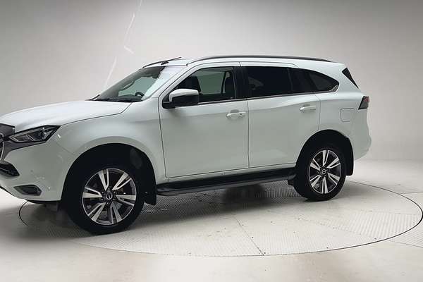 2022 Isuzu MU-X LS-T thumb-3