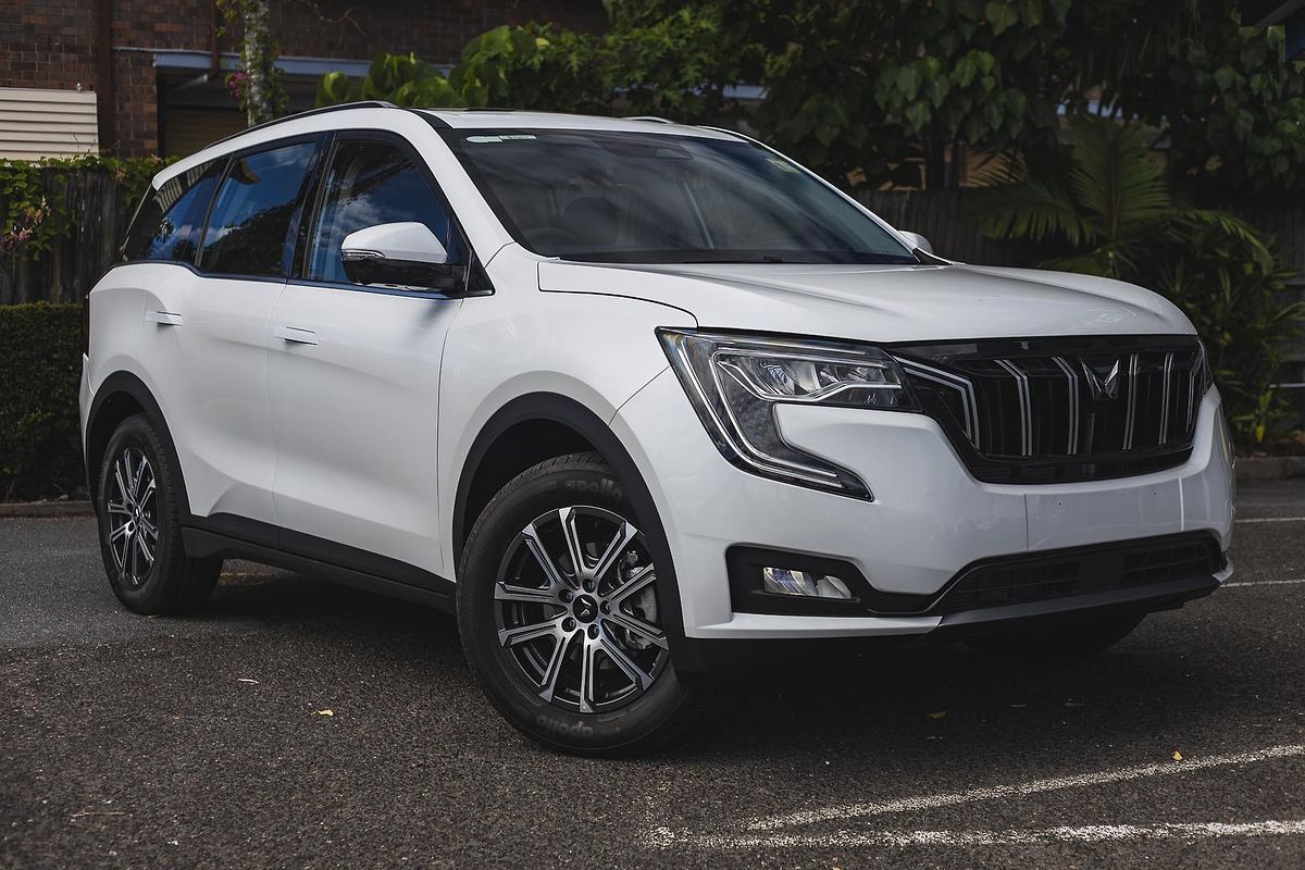 2025 Mahindra XUV700 AX7L