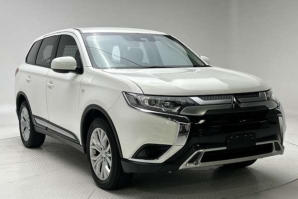 2021 Mitsubishi Outlander ES ZL thumb-0