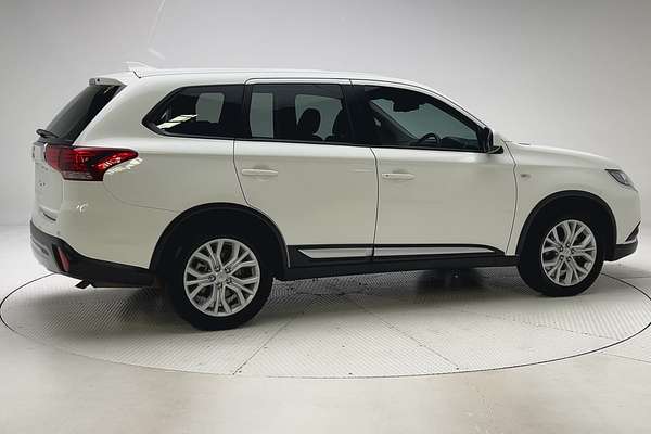 2021 Mitsubishi Outlander ES ZL thumb-2